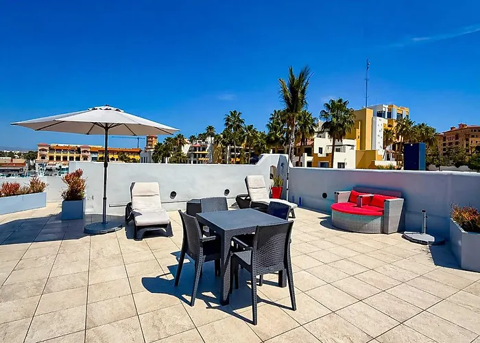 Сasa de vacaciones Marina & Ocean View Balcony, Rooftop Pool Access