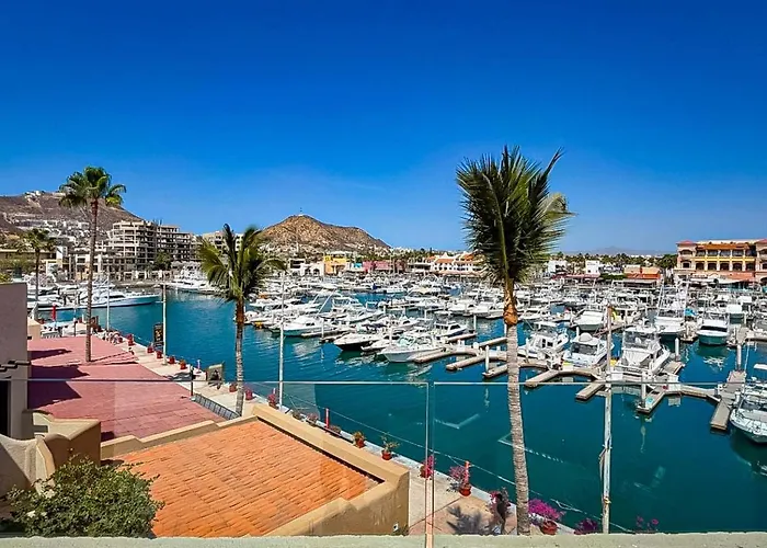Marina & Ocean View Balcony, Rooftop Pool Access Сasa de vacaciones